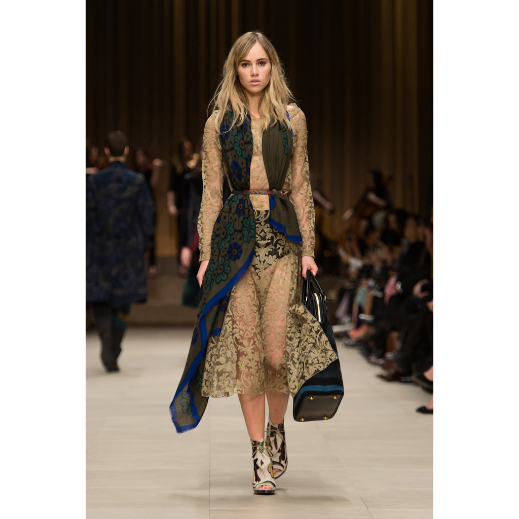 Burberry - Ricamificio Paolo Italy - The Italian Embroidery